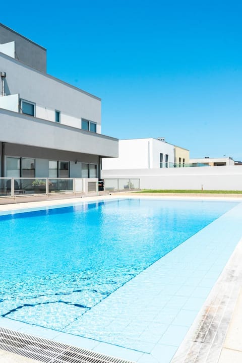 Pool view, Swimming pool, sunbed