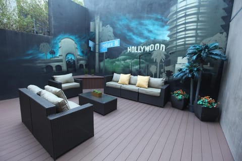 BLVD Hotel & Studios- Walking Distance to Universal Studios Hollywood Hotel in Studio City