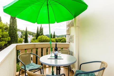 Balcony/Terrace, Seating area, Garden view, Landmark view, Sea view