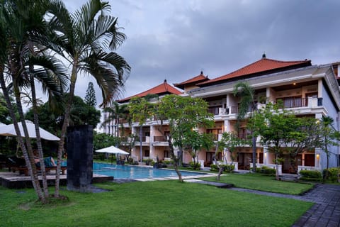 Property building, Pool view