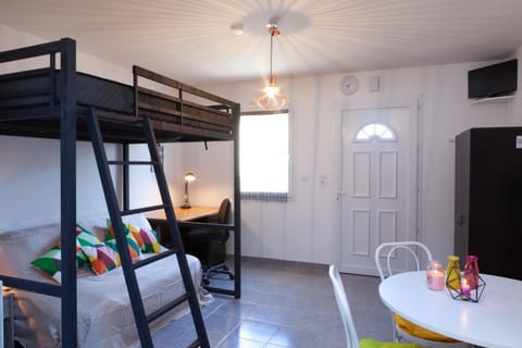 Photo of the whole room, Dining area, bunk bed