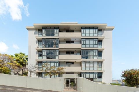 A Breeze of Cape Town l Balcony with Stunning Views Apartment in Sea Point