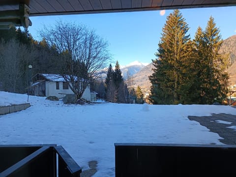 Balcony/Terrace, Mountain view