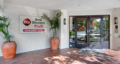 Best Western Plus Palm Court Hotel Hotel in Davis