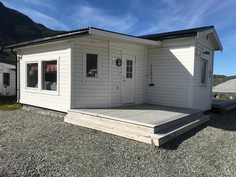 Løkvollstranda camping As Campground/ 
RV Resort in Troms Og Finnmark