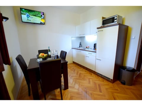 Kitchen or kitchenette, Living room, Dining area