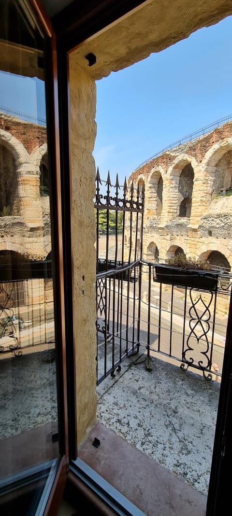 Property building, Balcony/Terrace