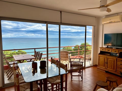 View (from property/room), Balcony/Terrace, Living room, Dining area, Sea view, internet