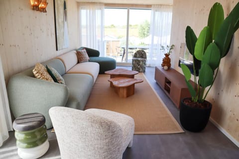 Vlugtenburg Campground/
RV Resort in s-Gravenzande