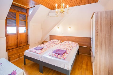 Mohacsi Guesthouse Bed and Breakfast in Budapest