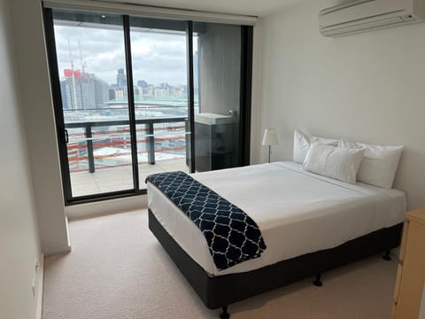 Winston Apartments Docklands Aparthotel in Melbourne