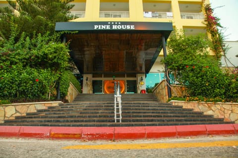 Property building, Facade/entrance