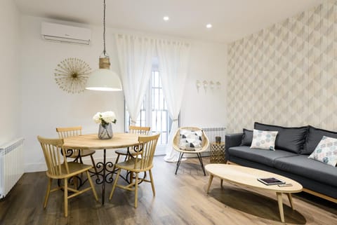 Charming Madrid Center - Estancias Temporales Condo in Centro