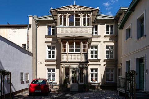 Property building, Day