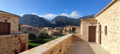 Balcony/Terrace, Mountain view