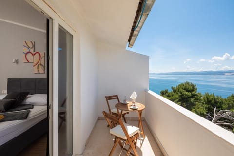 Bed, Balcony/Terrace, Seating area, Sea view