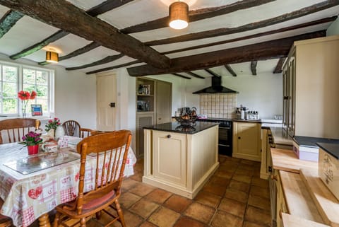 Yew Tree Cottage House in Aylesbury Vale