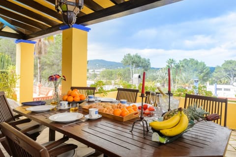 Balcony/Terrace, Food and drinks, Garden view, Mountain view