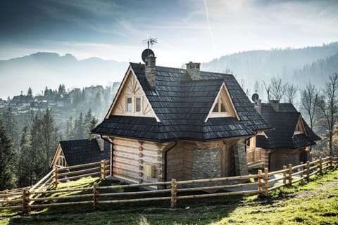 Property building, Natural landscape, Mountain view