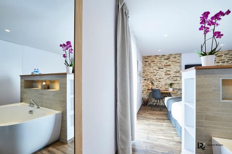 Bed, Bathroom, Bedroom