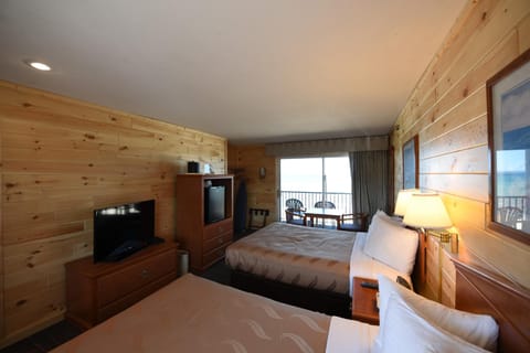Quality Inn & Suites Beachfront Hotel in Mackinaw City