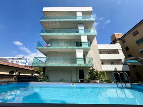 Summer, Swimming pool