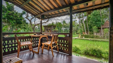 View (from property/room), Balcony/Terrace, Garden view