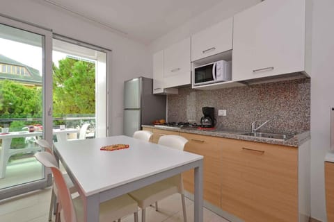 Coffee/tea facilities, Balcony/Terrace, Dining area, microwave