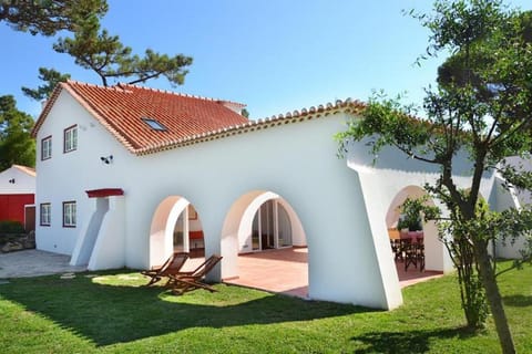 Facade/entrance, Garden, Balcony/Terrace