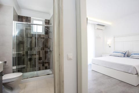 Bathroom, Bedroom