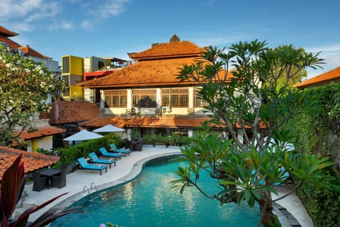 Royal Tunjung Hotel & Villa Legian - CHSE Certified Campeggio /
resort per camper in Kuta