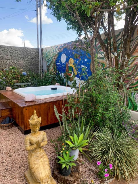 Garden, Hot Tub