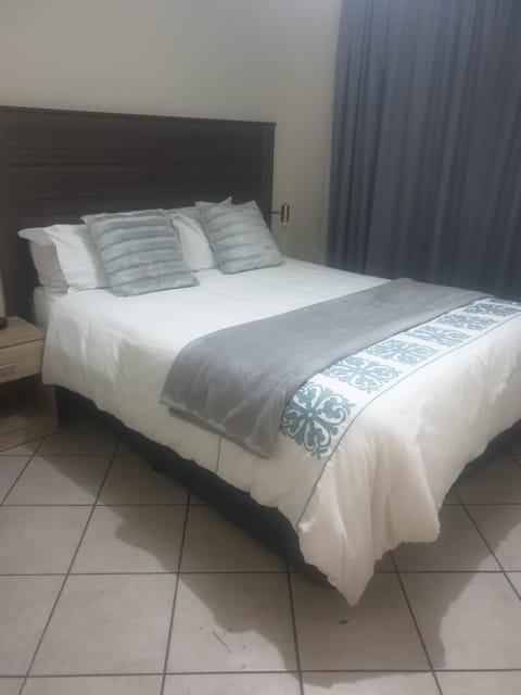 Clearwater Self catering Apartments No Loadshedding Condo in Pretoria