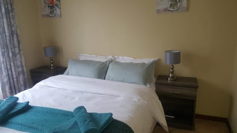 Clearwater Self catering Apartments No Loadshedding Condominio in Pretoria