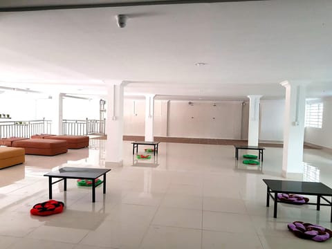 Lobby or reception, Business facilities