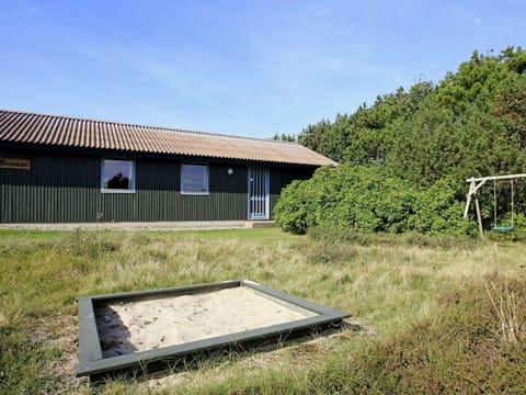 6 person holiday home in Ringk bing House in Søndervig