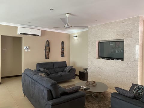 -A- Bakerstreet- Beautiful Two Bedroom Apartment Condominio in Accra
