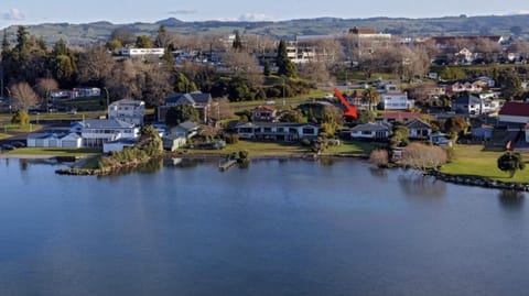 Neighbourhood, Bird's eye view, Landmark view