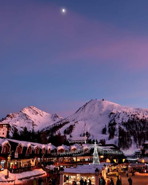 Nearby landmark, Natural landscape, Winter, Mountain view