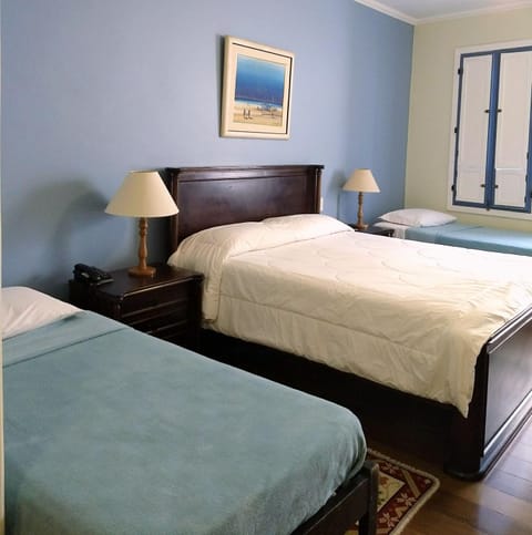 Bed, Photo of the whole room, Decorative detail, Bedroom