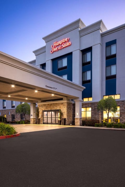 Hampton Inn & Suites Manteca Hotel in Manteca