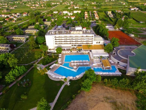 Bird's eye view, Pool view