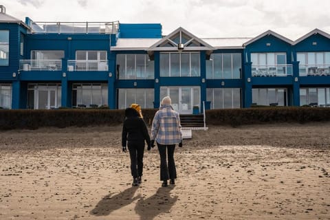 Property building, Day, People, Beach, Guests, group of guests