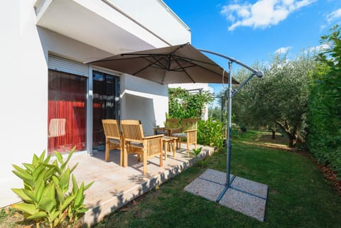 Day, Garden, Balcony/Terrace