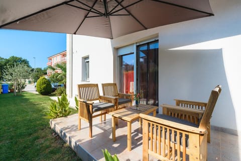 Day, Balcony/Terrace, Seating area