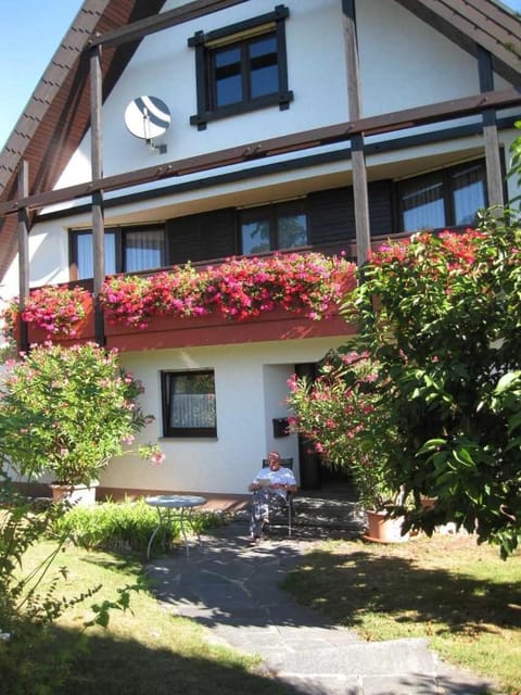 Property building, Facade/entrance, Garden