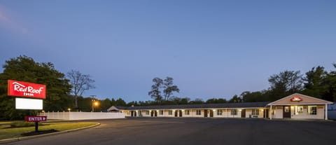 Red Roof Inn Neptune - Jersey Shore Motel in Neptune Township