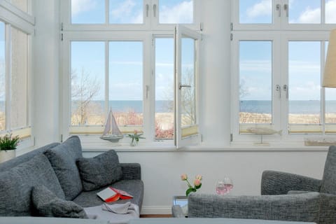 Living room, Sea view