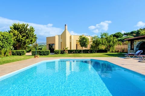 Property building, Swimming pool, Swimming pool