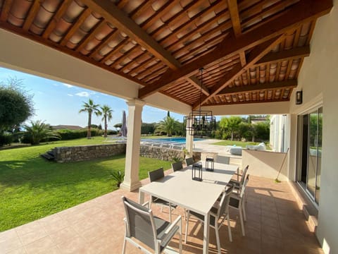 Villa Les Cycas - GRI170 by Interhome Moradia in Grimaud